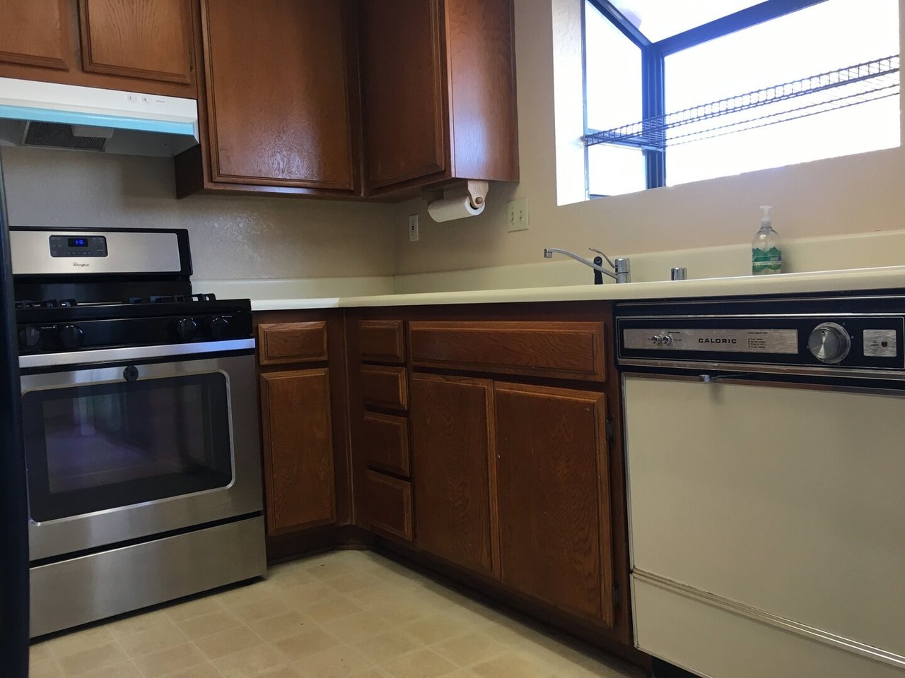 2030 S Bon View Ave #D Ontario, CA 91761