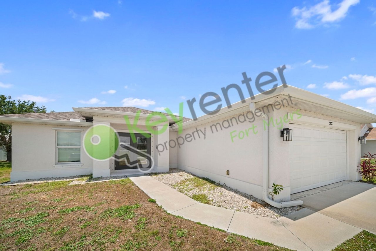 202 NW 25th Pl Cape Coral, FL 33993