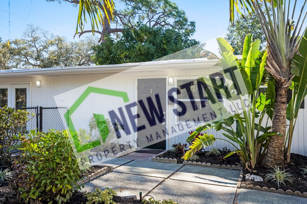 2213 Wason Rd #1 Sarasota, FL 34231