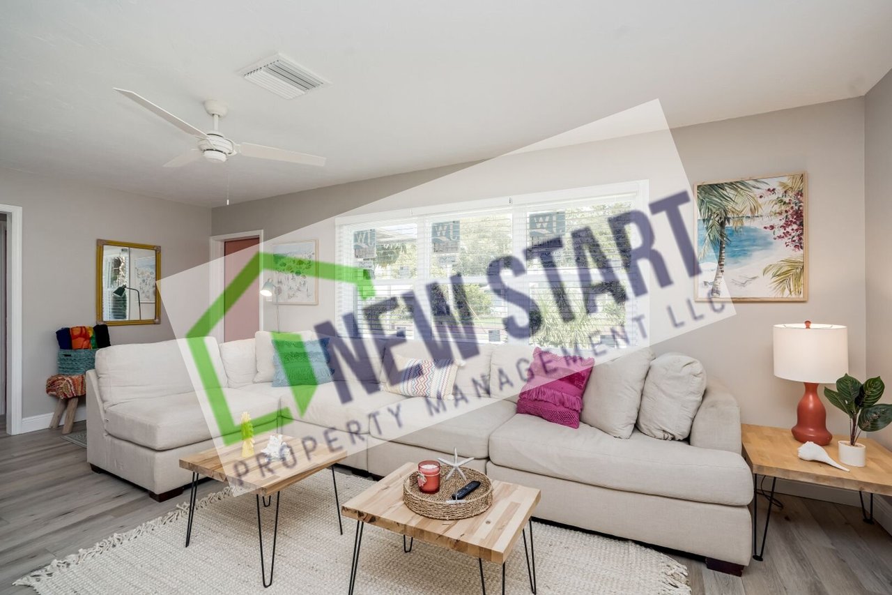 617 26th St W Bradenton, FL 34205