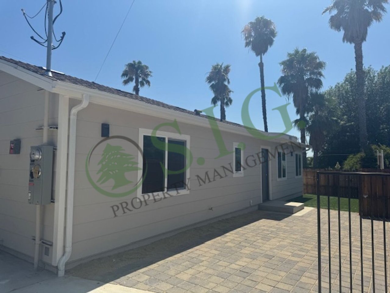 10003 Foothill Blvd Lake View Terrace, CA 91342