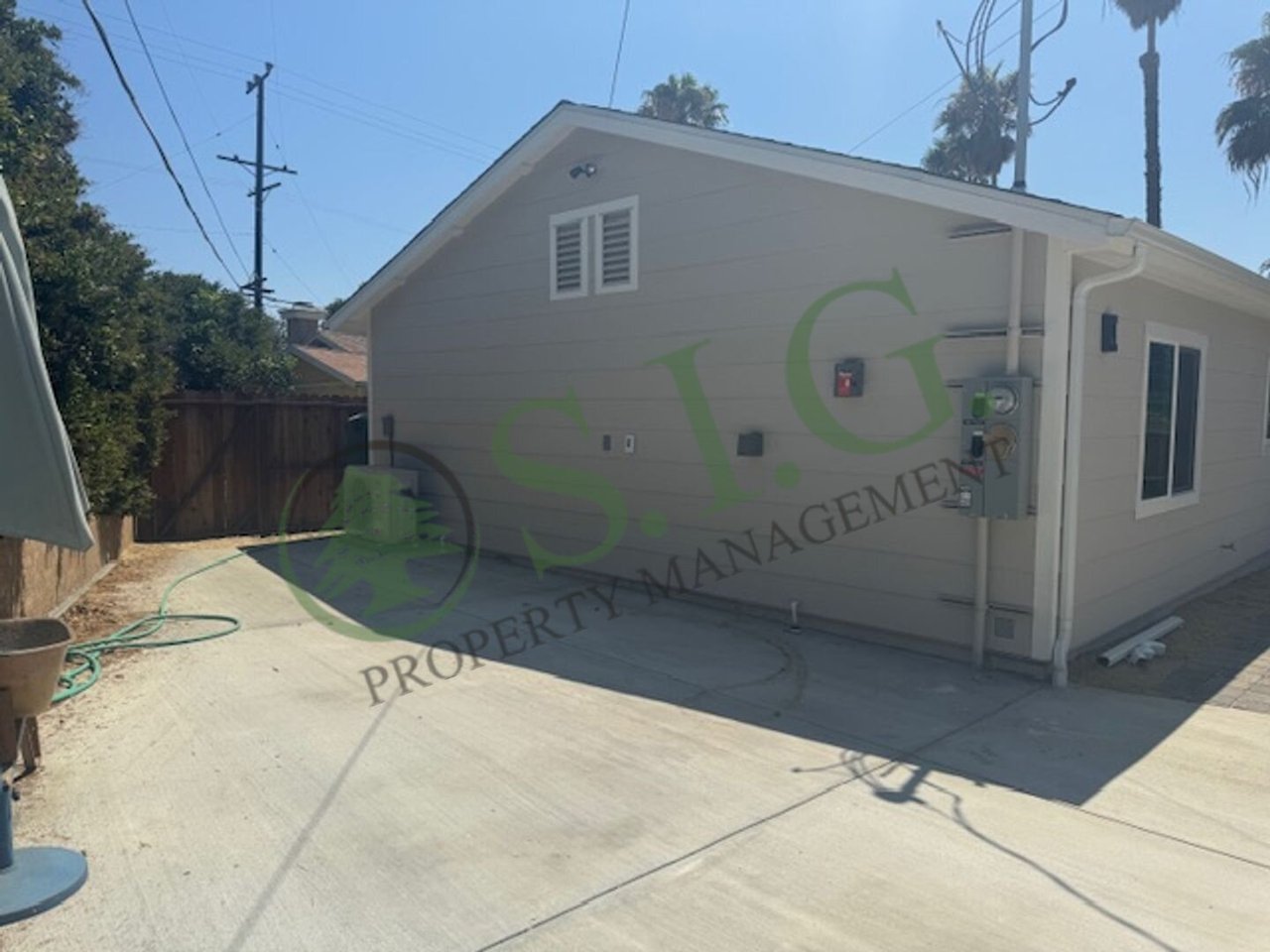 10003 Foothill Blvd Lake View Terrace, CA 91342