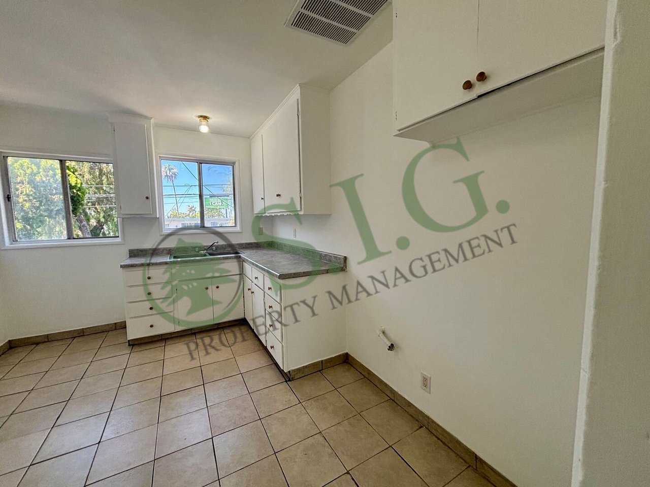 13226 Maclay St #5 San Fernando, CA 91340