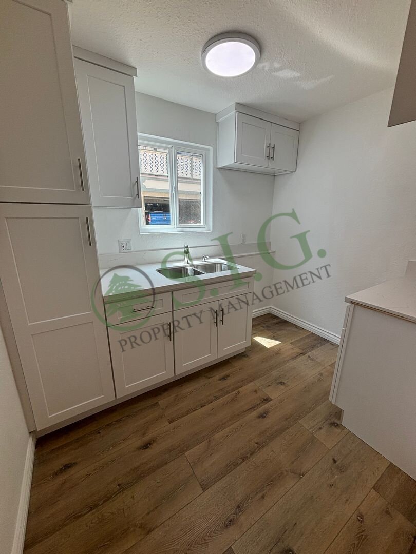 10635 Sherman Grove #8 Sunland, CA 91040
