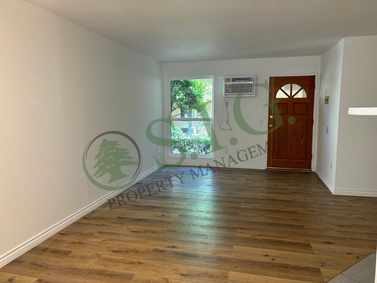 10635 Sherman Grove #8 Sunland, CA 91040