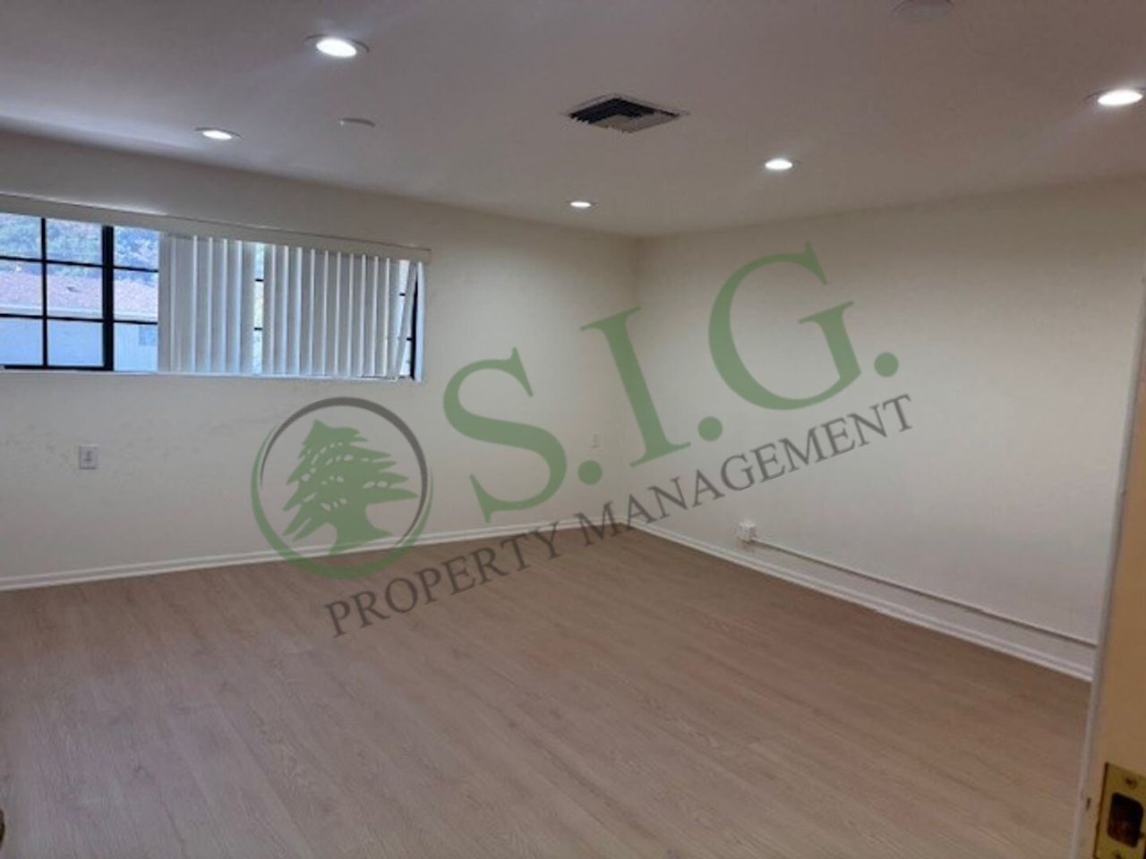 2951 Honolulu Ave. #A La Crescenta, CA 91214