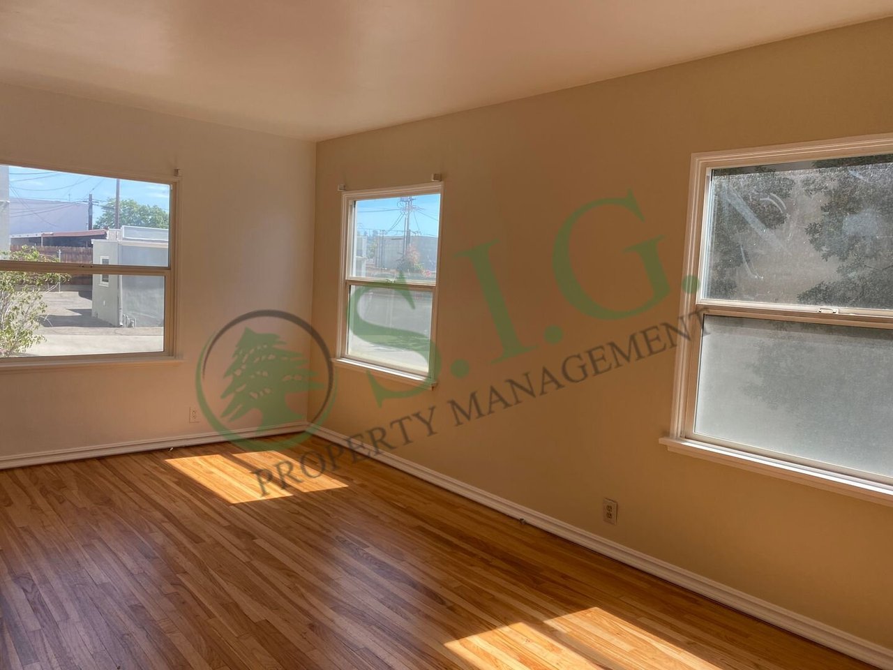 228  Maple St #D Glendale, CA 91205