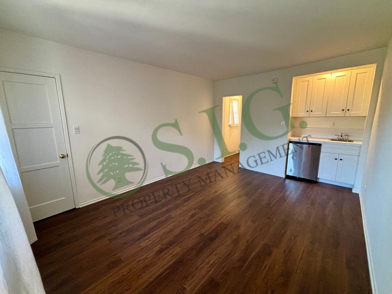 4371 Sunset Dr Los Angeles, CA 90027