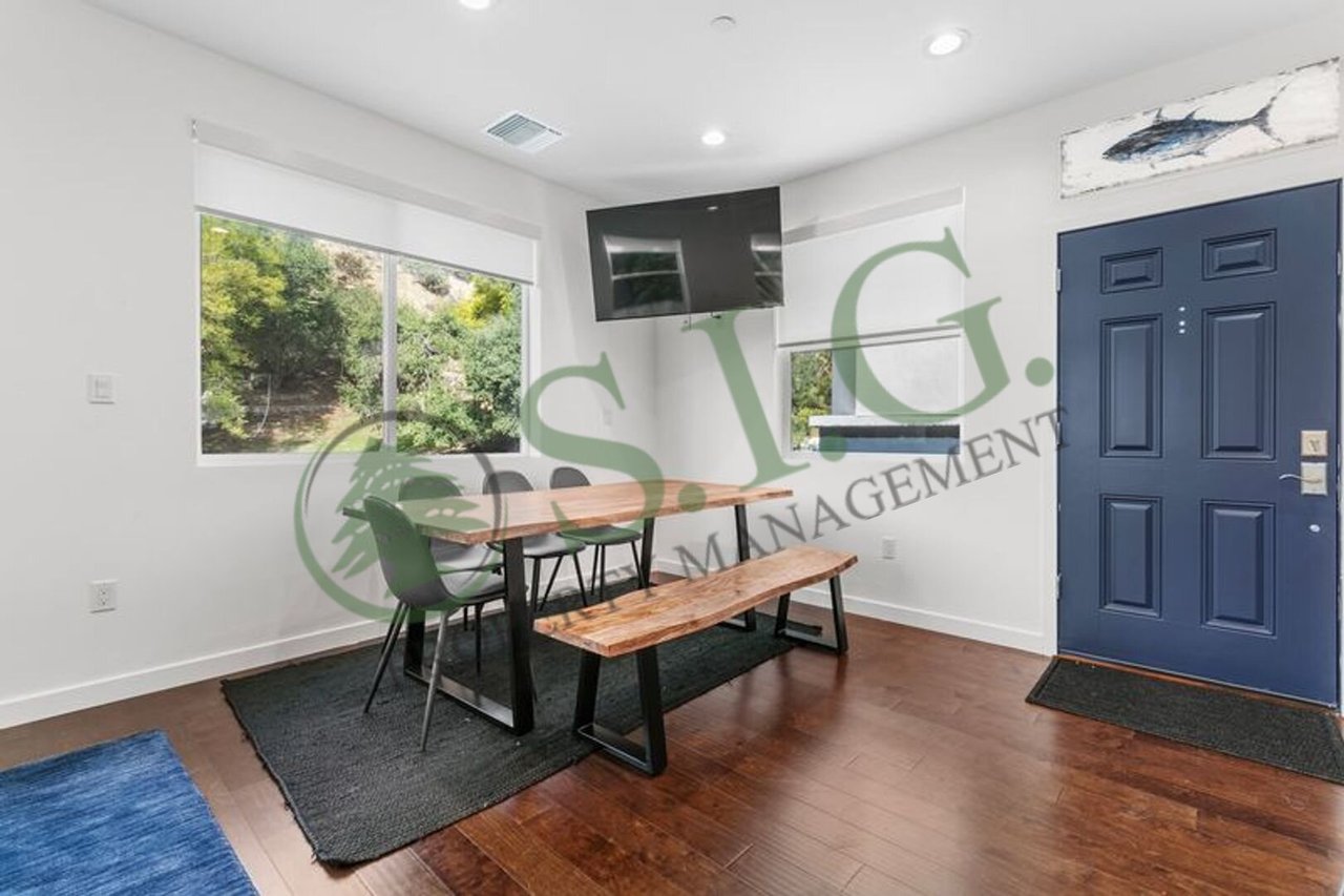 2748 Hollister Terrace Glendale, CA 91206