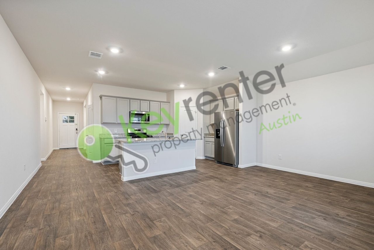 176 Texas Palmetto Cir Kyle, TX 78640