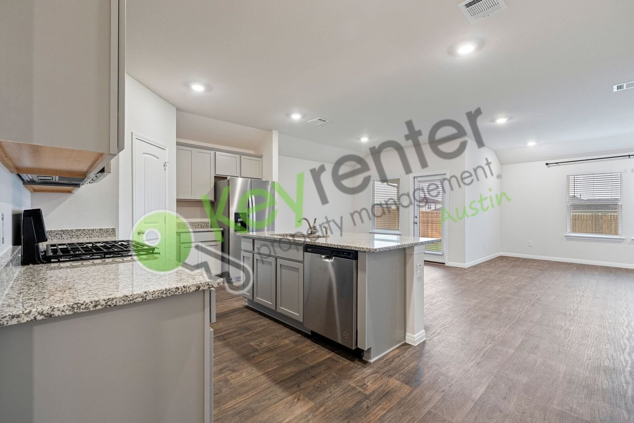 176 Texas Palmetto Cir Kyle, TX 78640