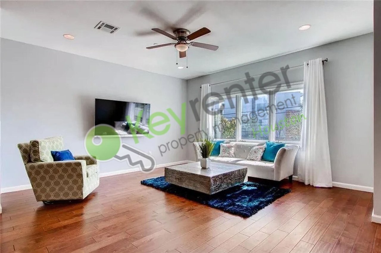 5004 Balcones Dr Austin, TX 78731