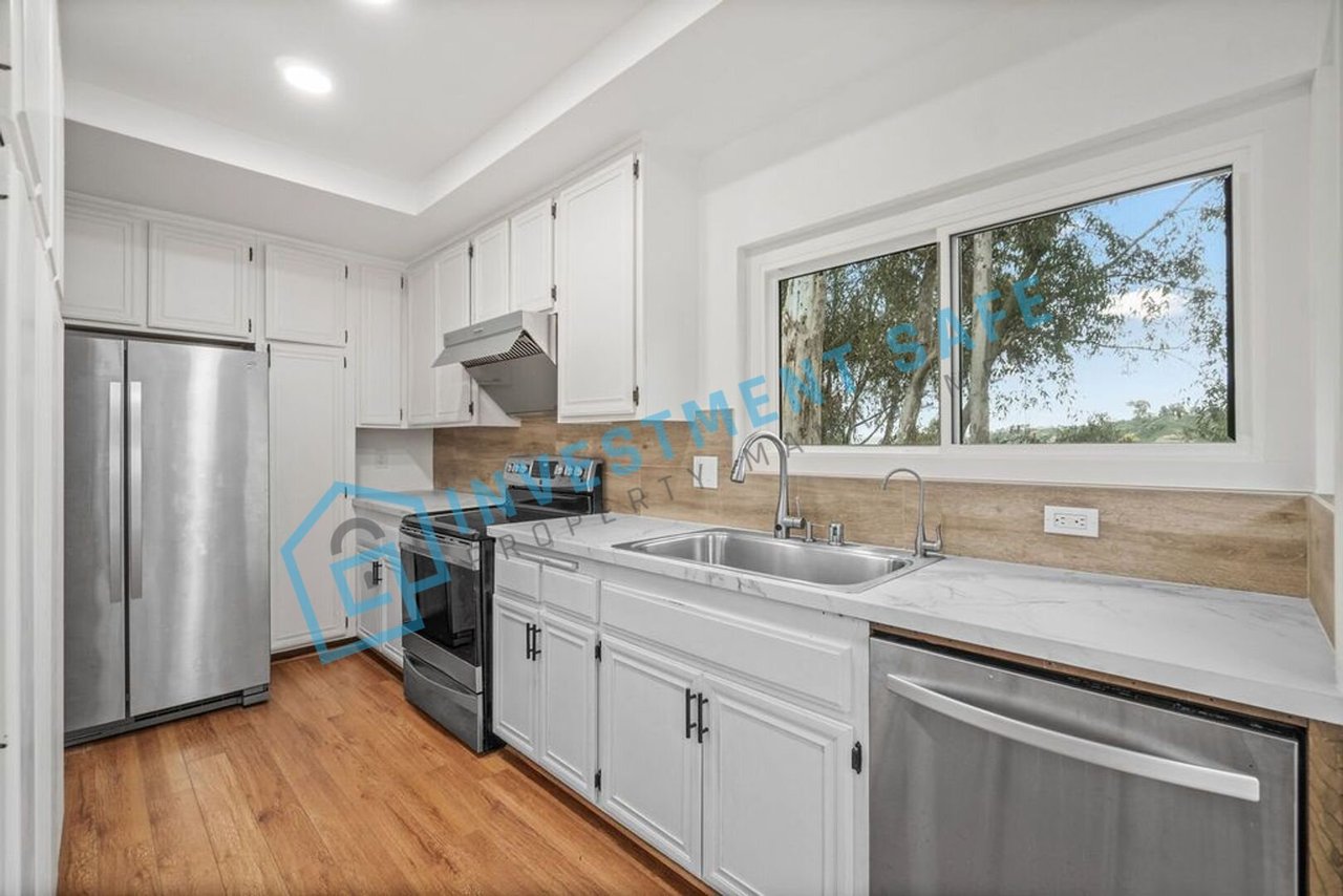 8077 Caminito Mallorca La Jolla, CA 92037