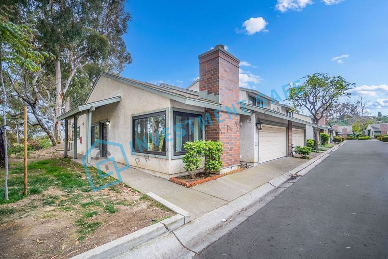 8077 Caminito Mallorca La Jolla, CA 92037