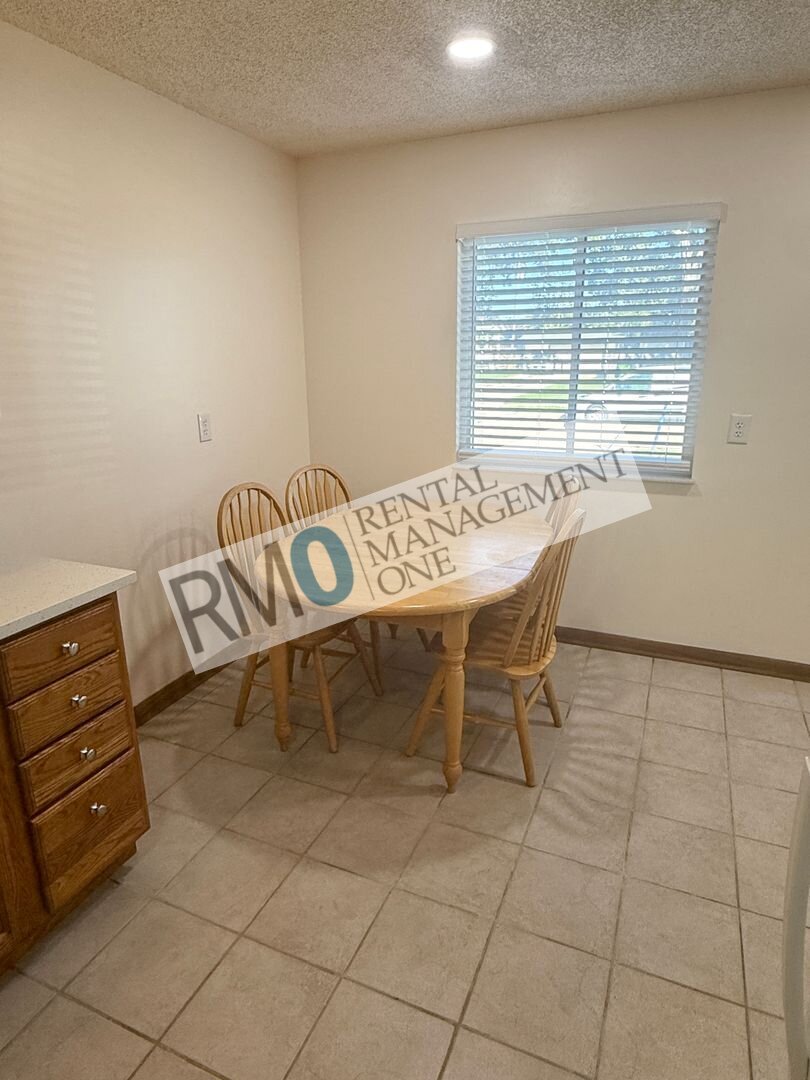 19114 Minnesota St Roseville, MI 48066