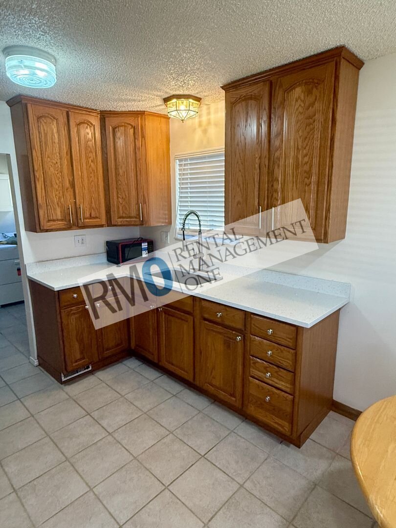 19114 Minnesota St Roseville, MI 48066