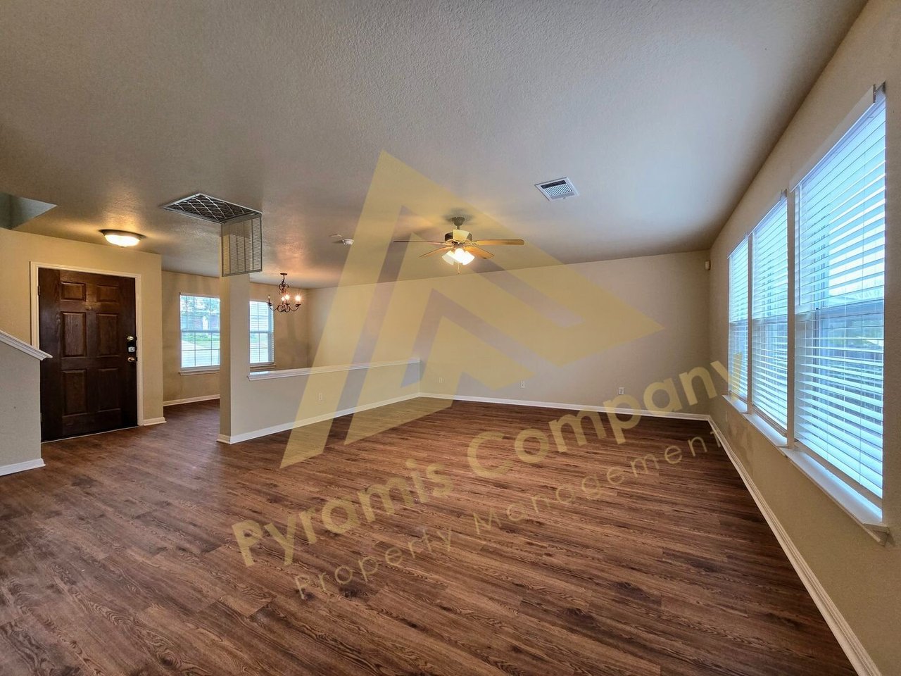 137 Hidden Fawn Cibolo, TX 78108