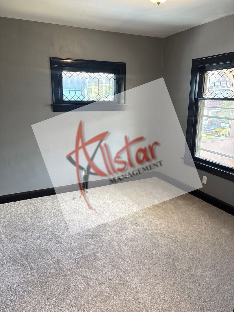 11909 Parkhill Avenue - Up Unit