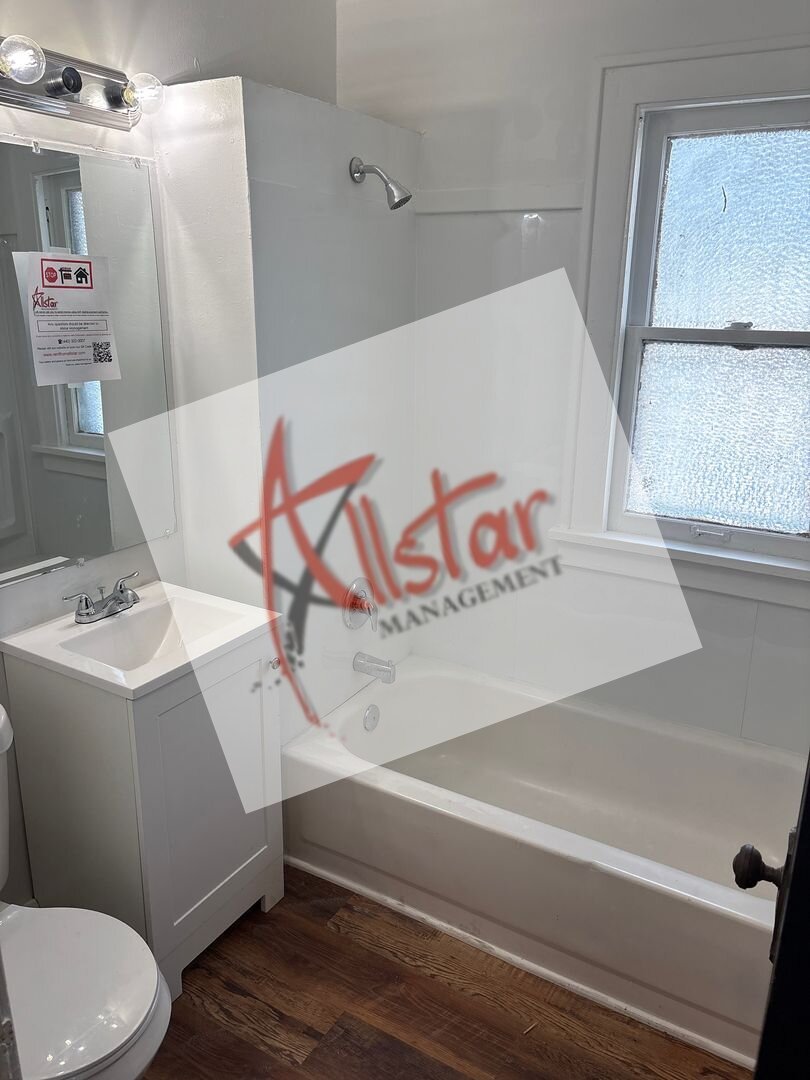 11909 Parkhill Avenue - Up Unit