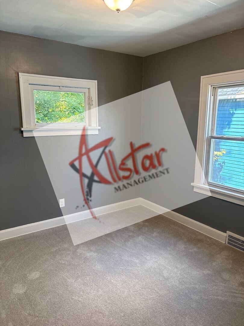 11909 Parkhill Avenue - Up Unit