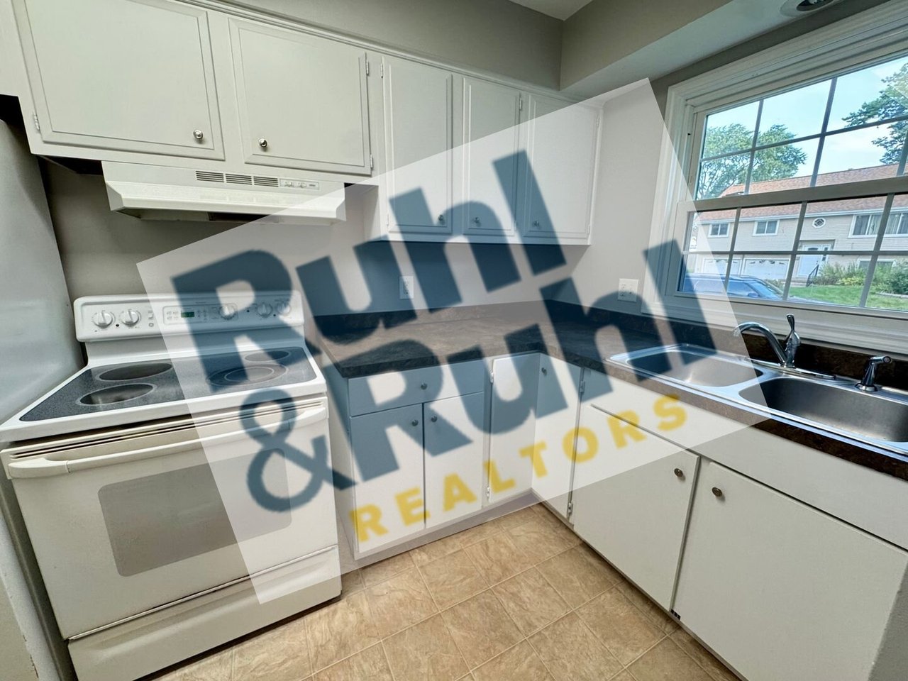 1426 20th Avenue Silvis, IL 61282