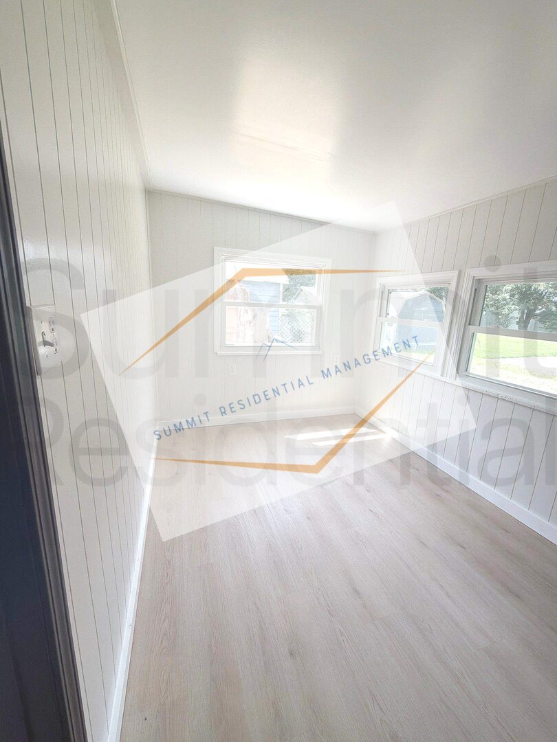 32 Market St Greenwich, OH 44837