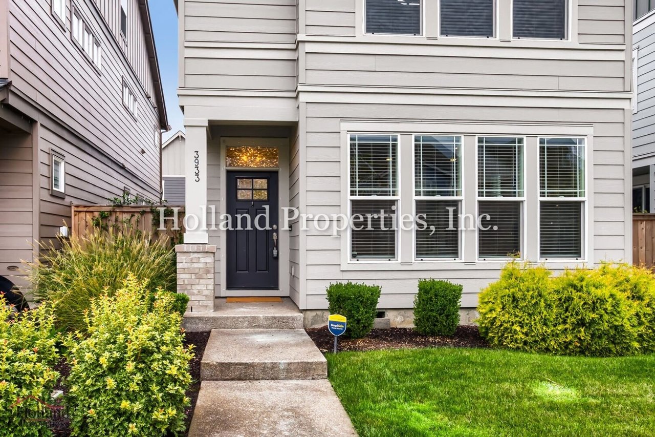 3933 SE 83rd Ave Hillsboro, OR 97123
