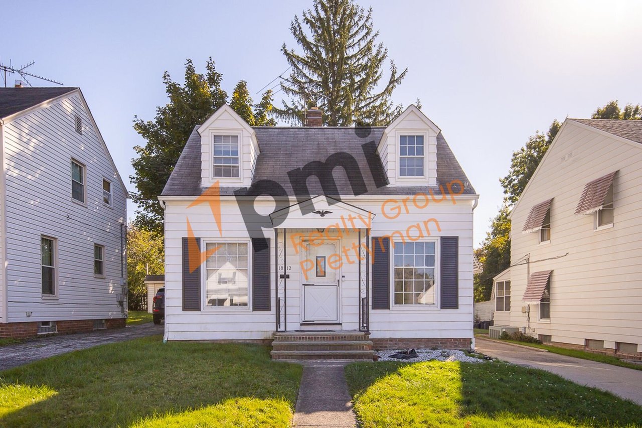 18312 Highland Dr Maple Heights, OH 44137