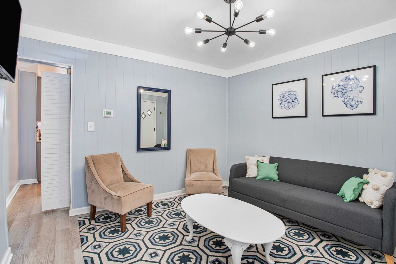 4047 Geneva St Pittsburgh, PA 15201