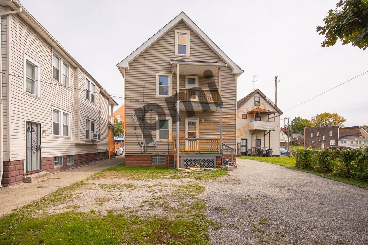4522 Turney Rd - Up Unit Cleveland, OH 44105