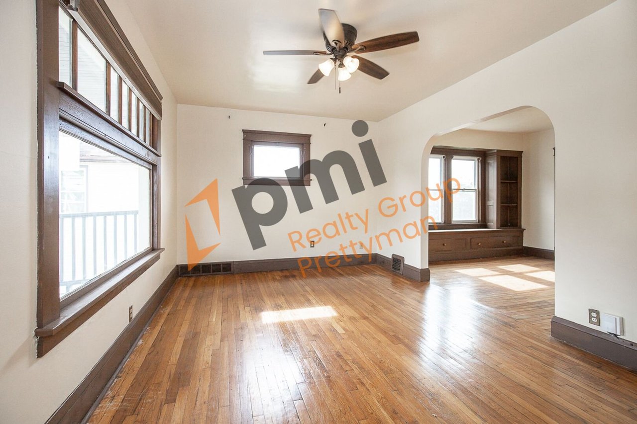 4522 Turney Rd - Up Unit Cleveland, OH 44105