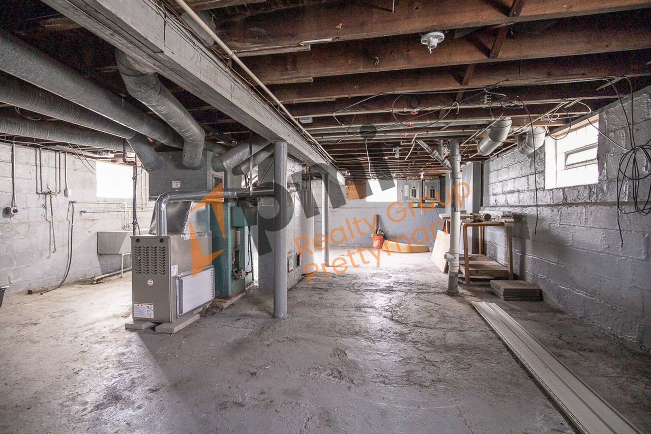 4522 Turney Rd - Down Unit Cleveland, OH 44105