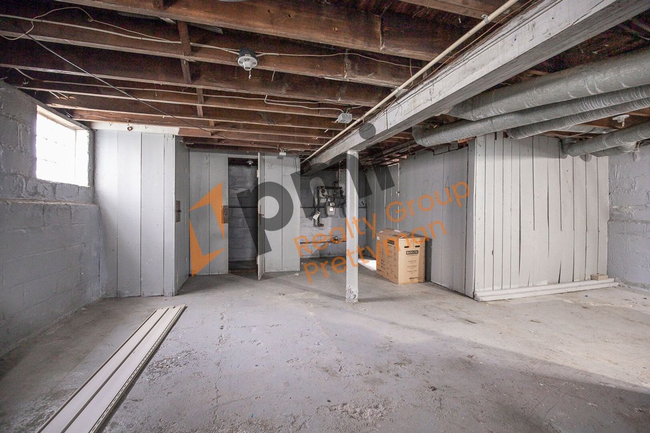 4522 Turney Rd - Down Unit Cleveland, OH 44105