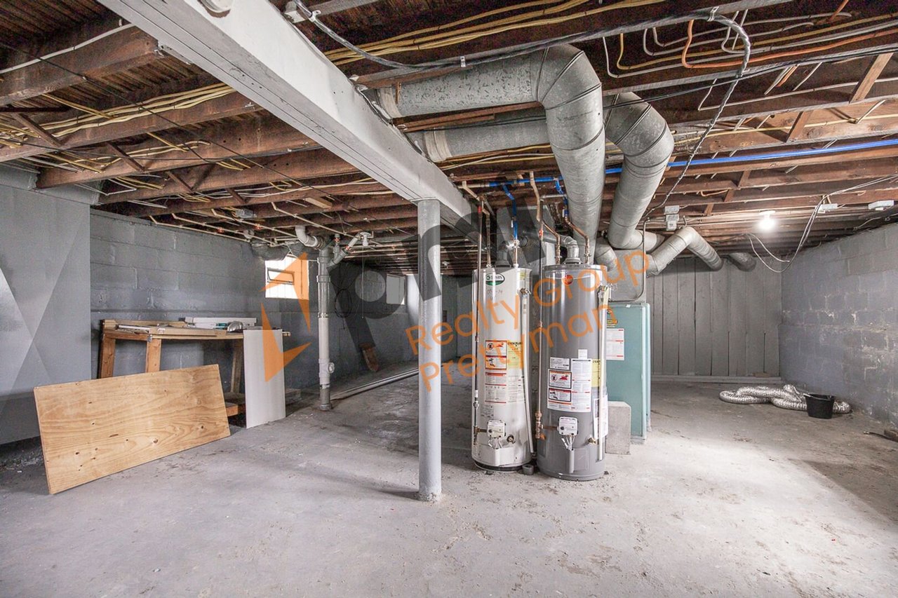 4522 Turney Rd - Down Unit Cleveland, OH 44105