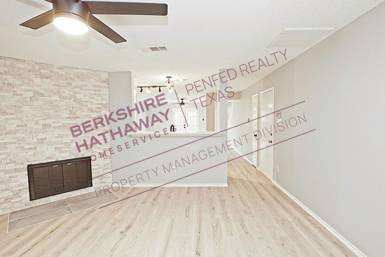 1379 Honeysuckle Ln Lewisville, TX 75077