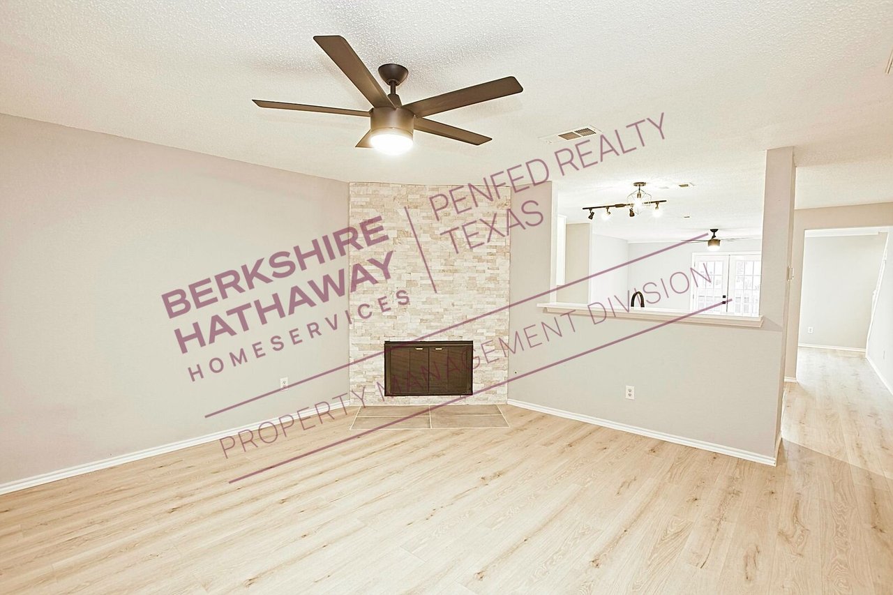 1379 Honeysuckle Ln Lewisville, TX 75077