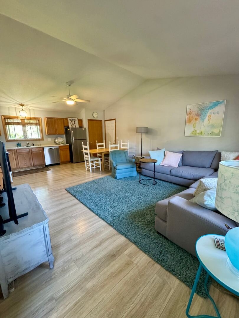 6209 Kelling Street Davenport, IA 52806