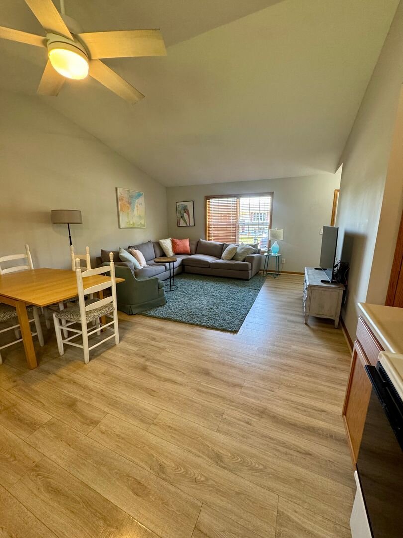 6209 Kelling Street Davenport, IA 52806