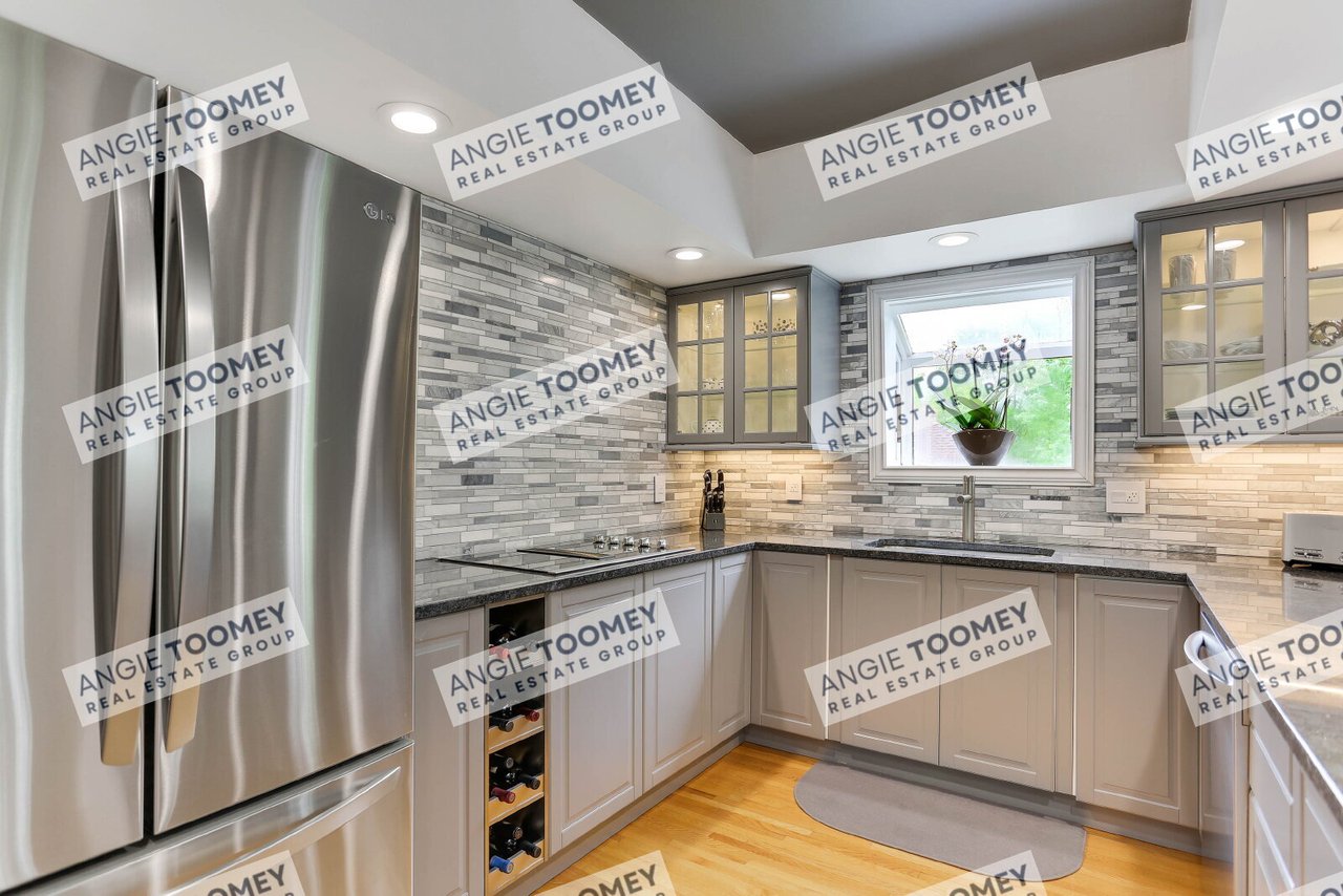 2925 Minnehaha Curve