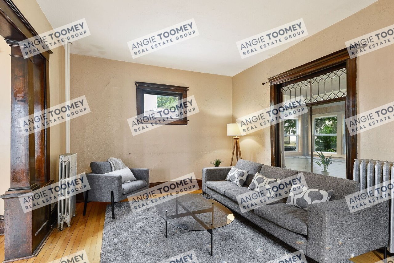1033 15th Ave SE
