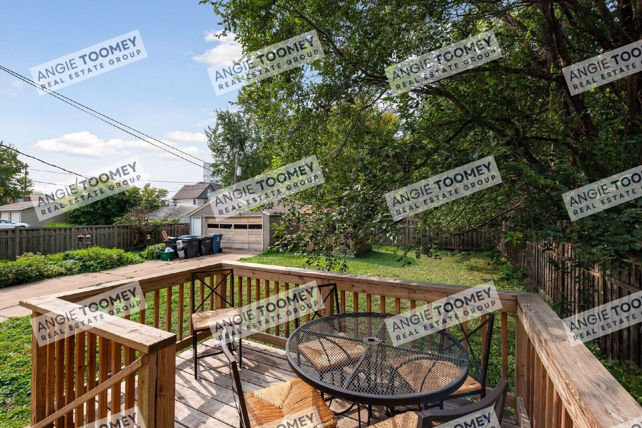1033 15th Ave SE