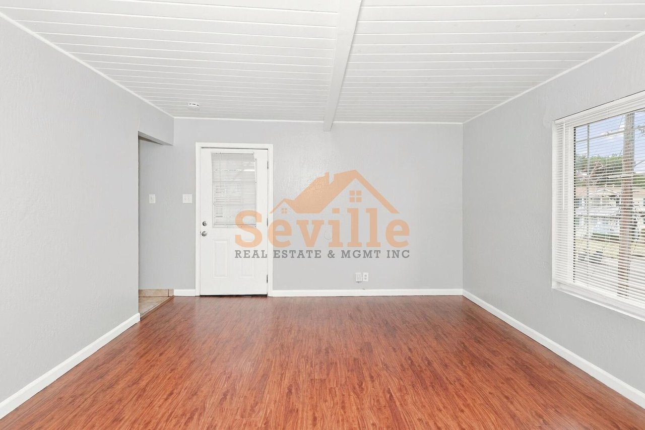 8 Deering Court Oakland, CA 94601