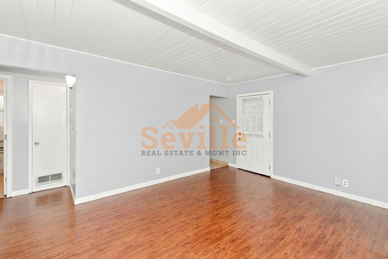 8 Deering Court Oakland, CA 94601