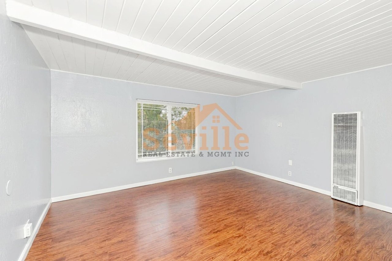8 Deering Court Oakland, CA 94601