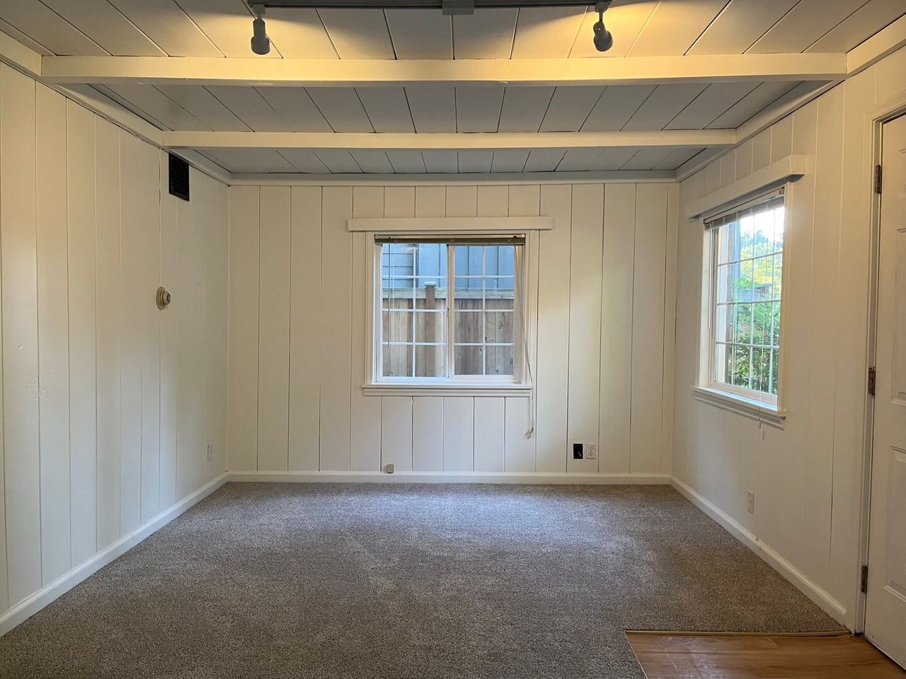 2727-B NE 92nd Street Seattle, WA 98115