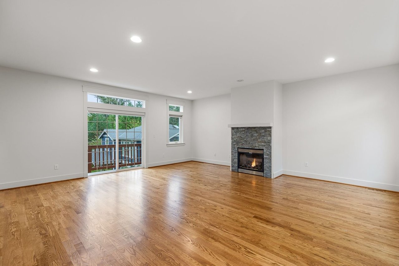 11416 99th Pl NE Kirkland, WA 98033