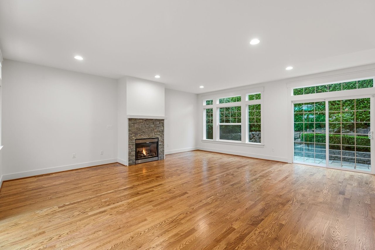 11416 99th Pl NE Kirkland, WA 98033