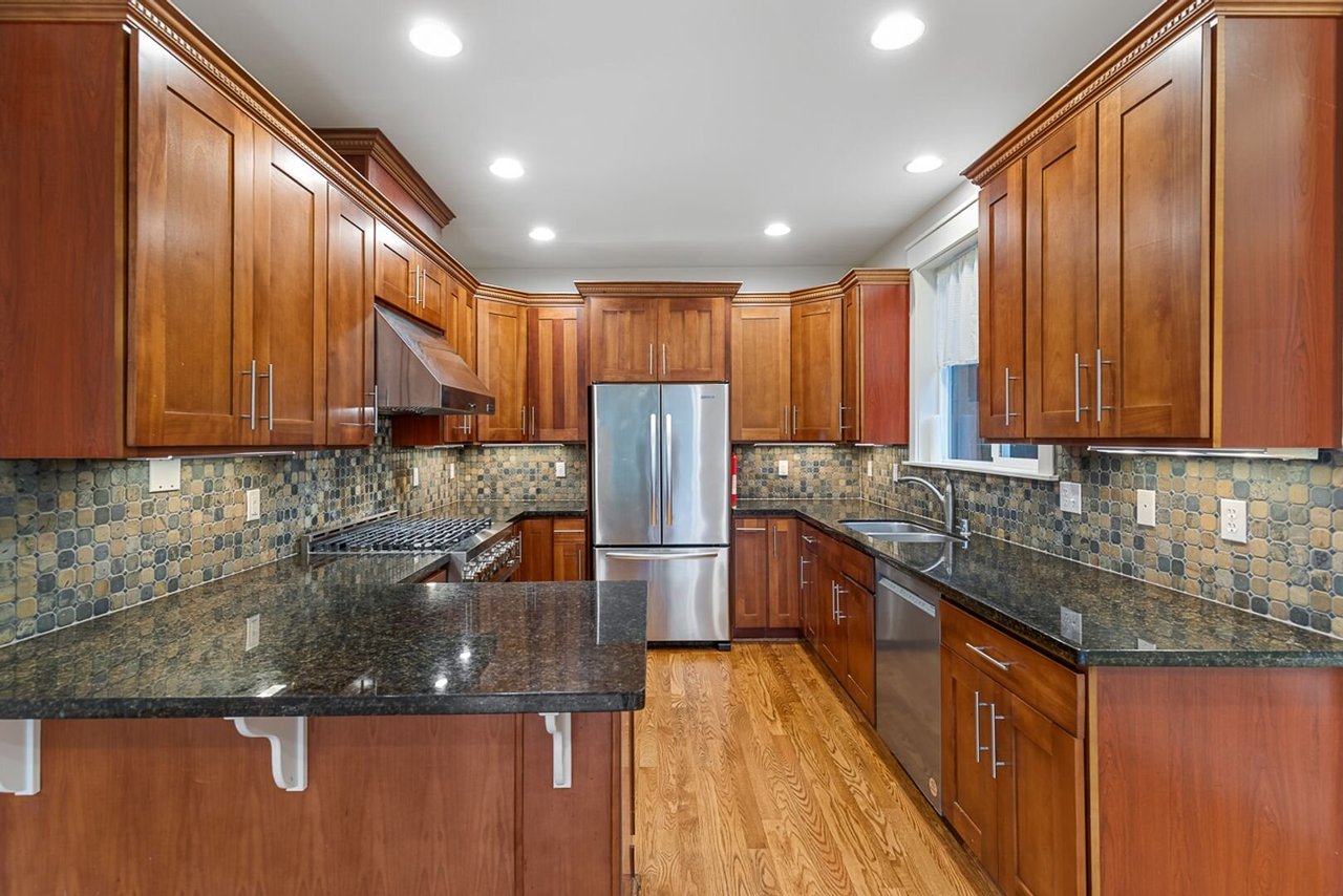 11416 99th Pl NE Kirkland, WA 98033