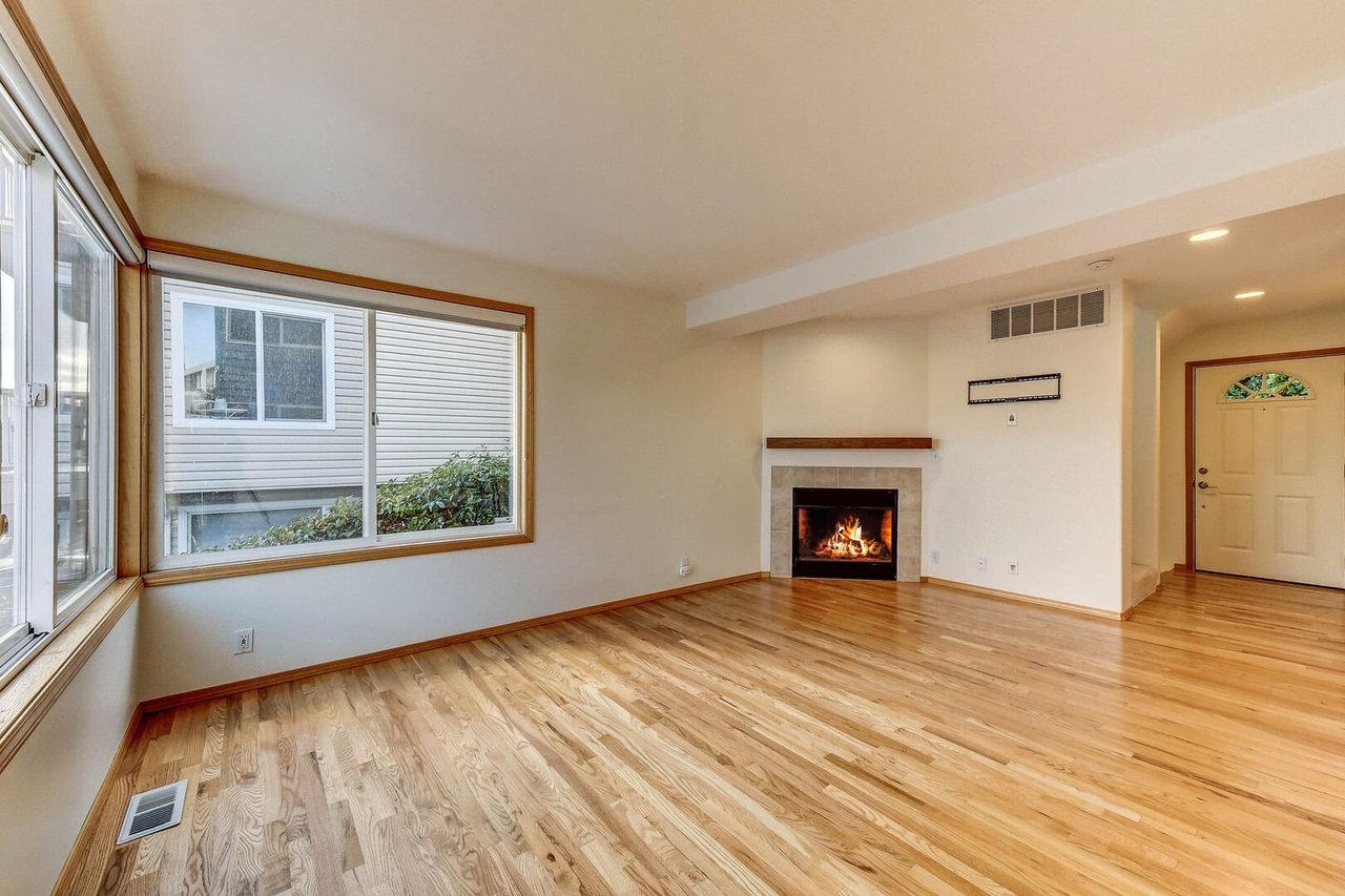 3652 Whitman Ave N Seattle, WA 98103-8720