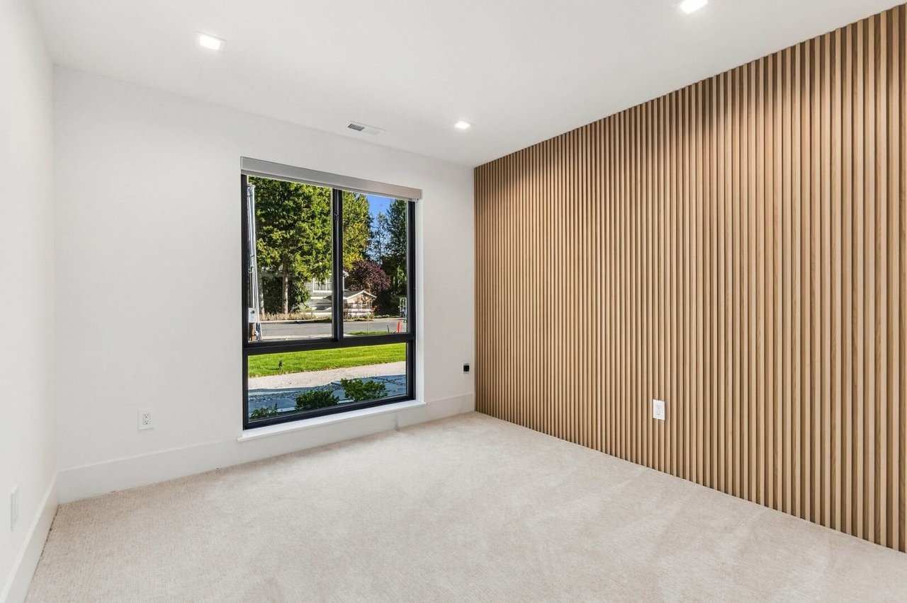 9437 Slater Ave NE Kirkland, WA 98033